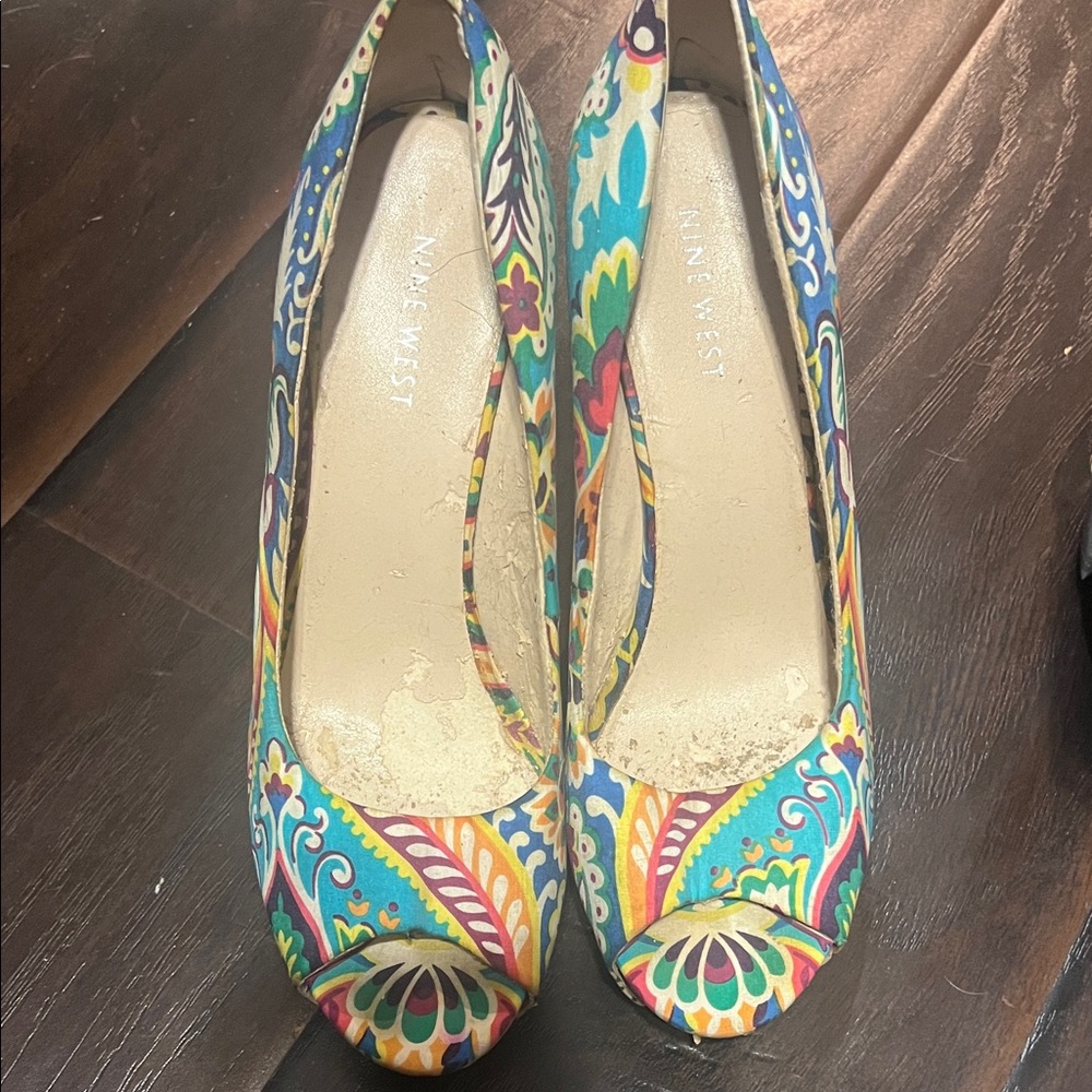 Nine West Colorful Patterned Peep Toe Heels